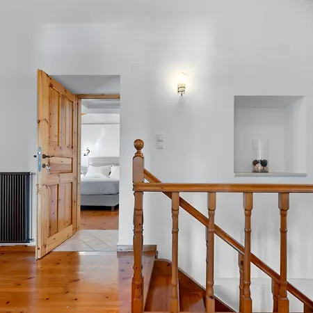 Myrtillo I Luxury Traditional House Spanokhorion