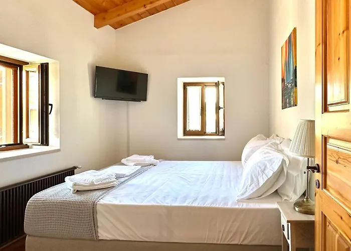 Myrtillo I Luxury Traditional House Villa Spanokhórion