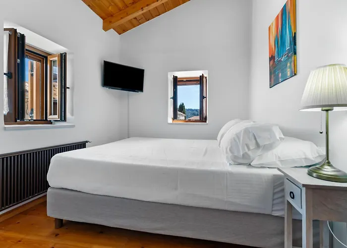 Myrtillo I Luxury Traditional House Villa Spanokhórion