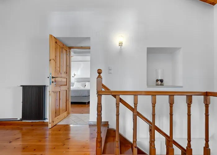 Myrtillo I Luxury Traditional House Spanokhórion